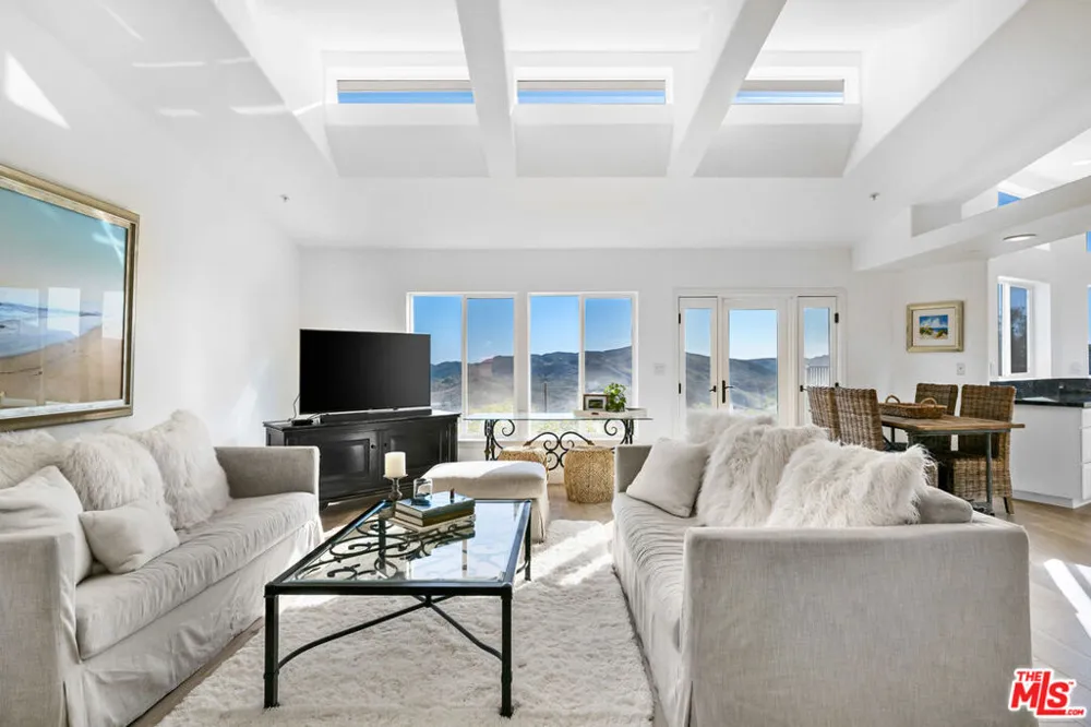 33310 Hassted Drive Malibu, CA 90265