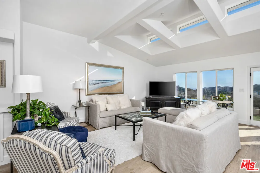 33310 Hassted Drive Malibu, CA 90265