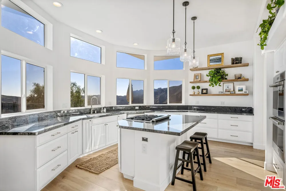 33310 Hassted Drive Malibu, CA 90265