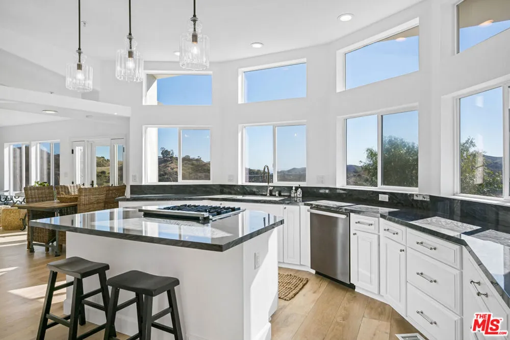 33310 Hassted Drive Malibu, CA 90265