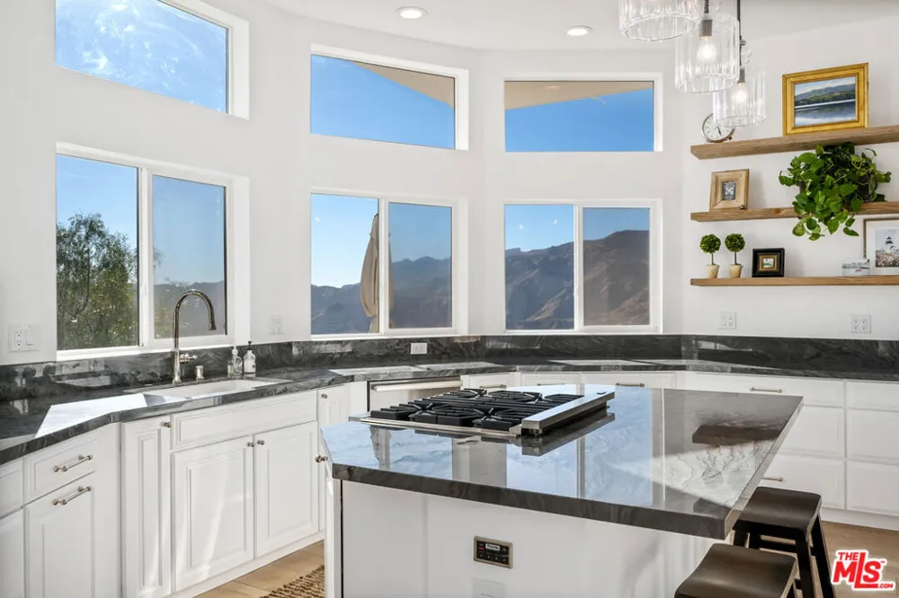 33310 Hassted Drive Malibu, CA 90265