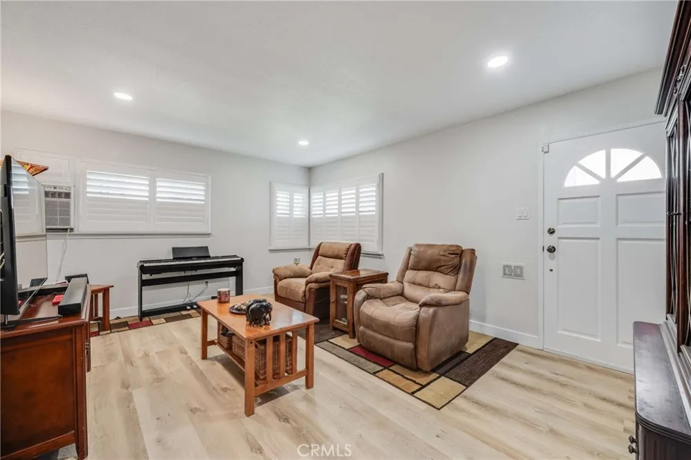 1802 E 53rd Long Beach, CA 90805