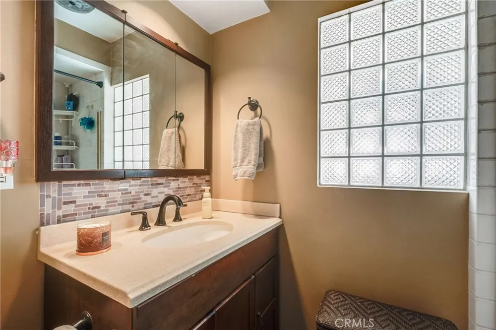 1802 E 53rd Long Beach, CA 90805