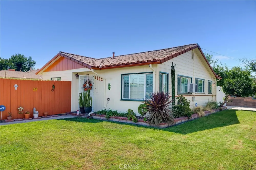 1802 E 53rd Long Beach, CA 90805
