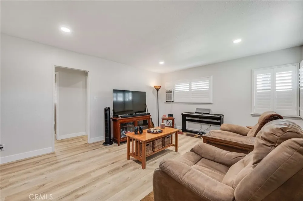 1802 E 53rd Long Beach, CA 90805