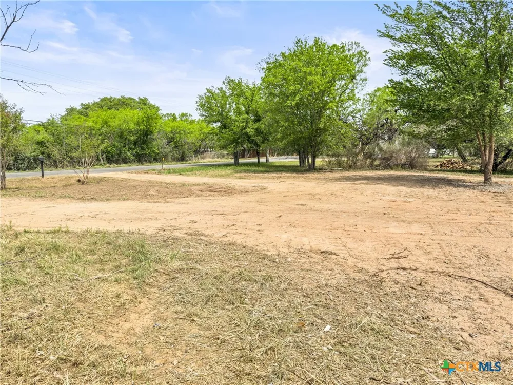 933 County Road 118 Burnet, TX 78611