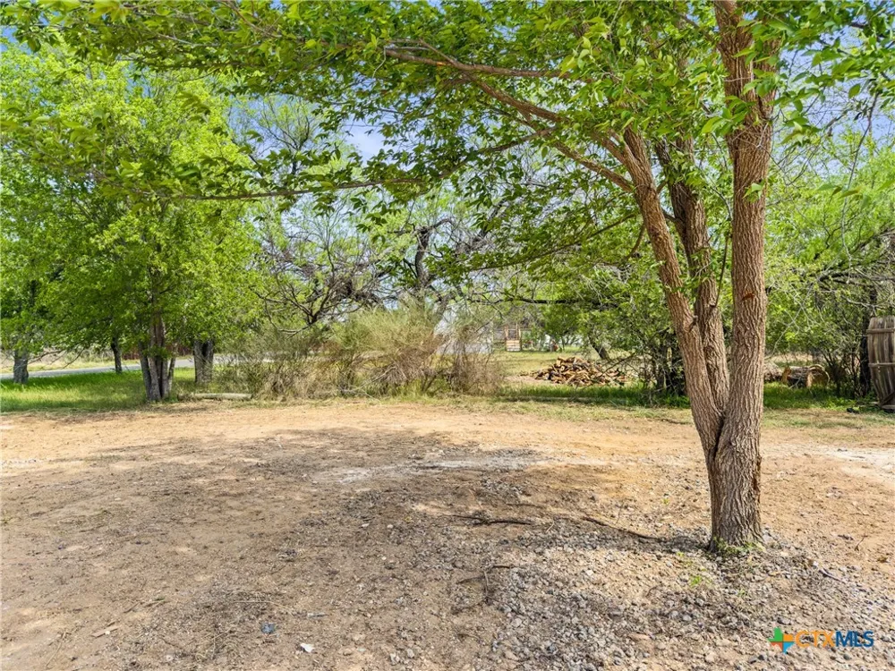 933 County Road 118 Burnet, TX 78611