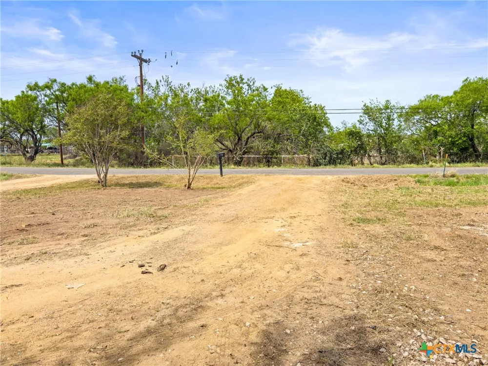 933 County Road 118 Burnet, TX 78611