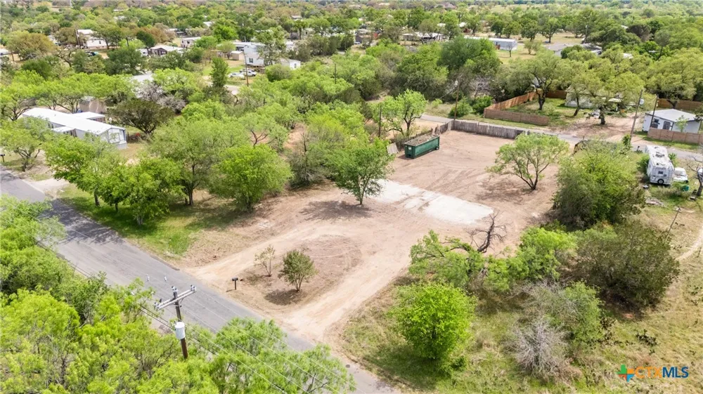 933 County Road 118 Burnet, TX 78611