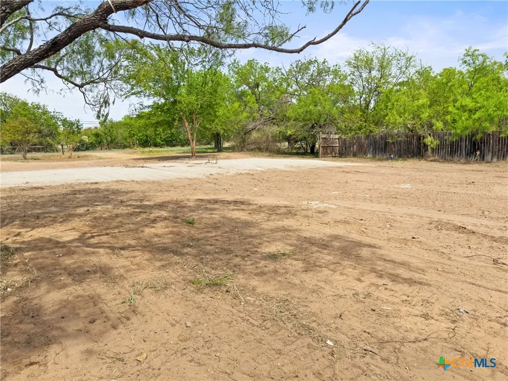302 Seneca Drive Burnet, TX 78611