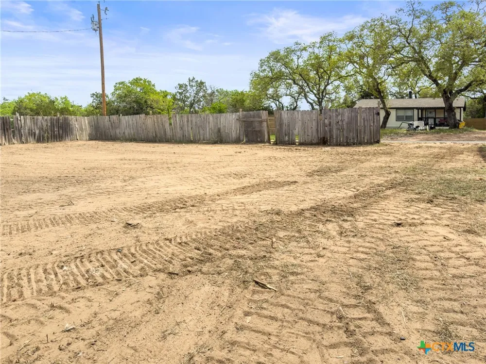 302 Seneca Drive Burnet, TX 78611