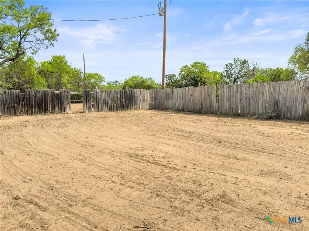 302 Seneca Drive Burnet, TX 78611