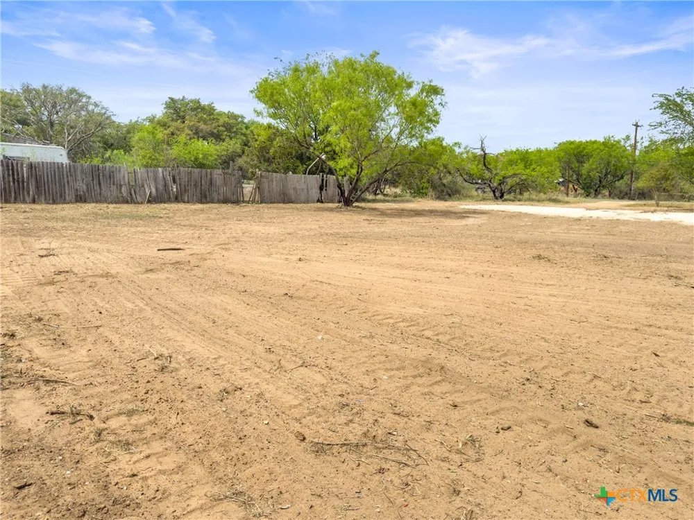 302 Seneca Drive Burnet, TX 78611