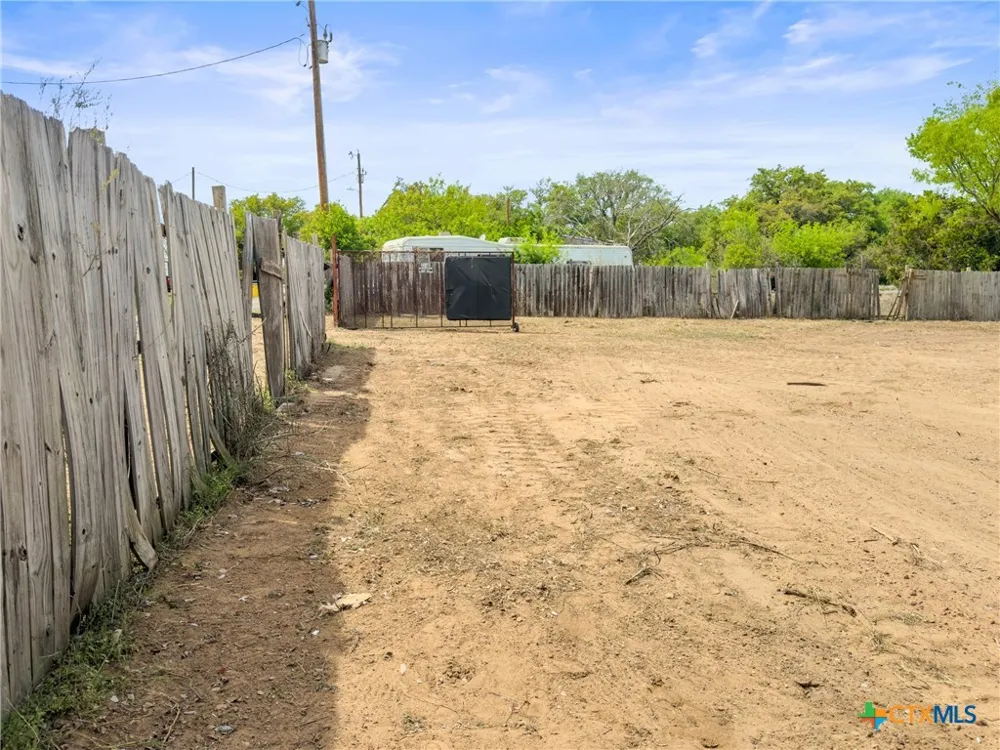 302 Seneca Drive Burnet, TX 78611