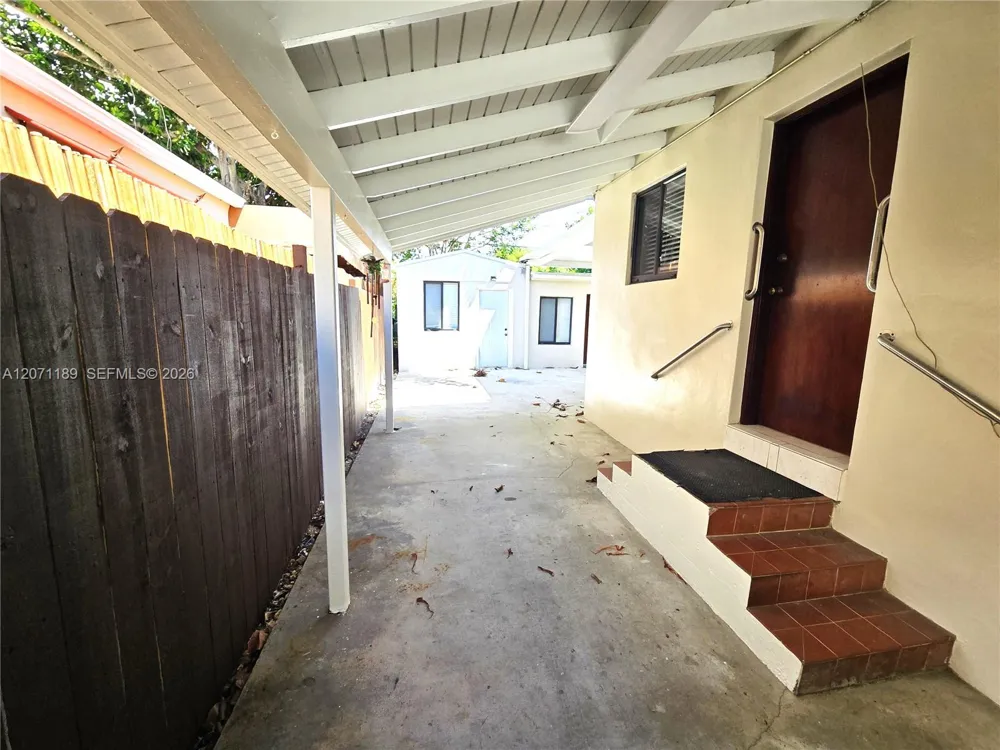 1855 SW 16th Ter Miami, FL 33145