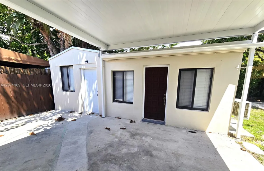 1855 SW 16th Ter Miami, FL 33145