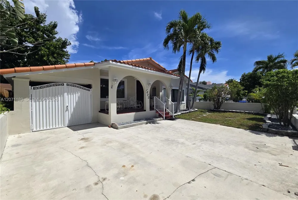 1855 SW 16th Ter Miami, FL 33145
