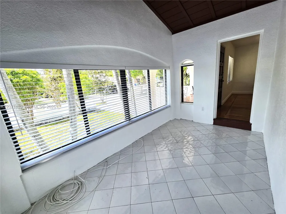 1855 SW 16th Ter Miami, FL 33145
