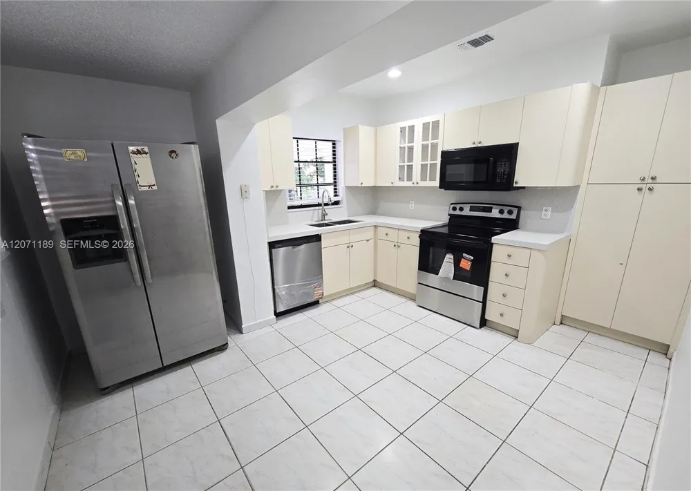 1855 SW 16th Ter Miami, FL 33145