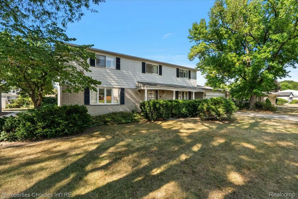 25475 Grand Concourse Street Southfield City, MI 48075