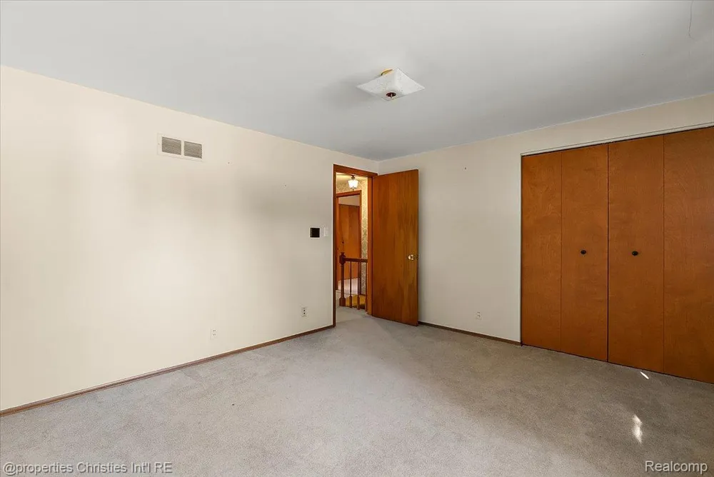 25475 Grand Concourse Street Southfield City, MI 48075
