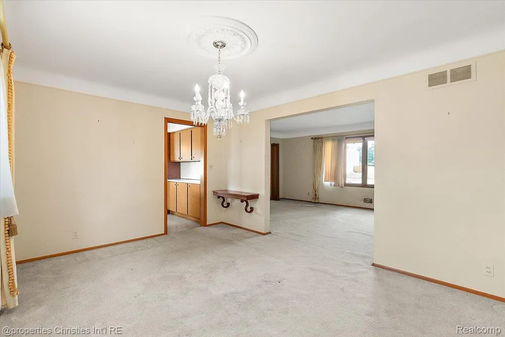 25475 Grand Concourse Street Southfield City, MI 48075