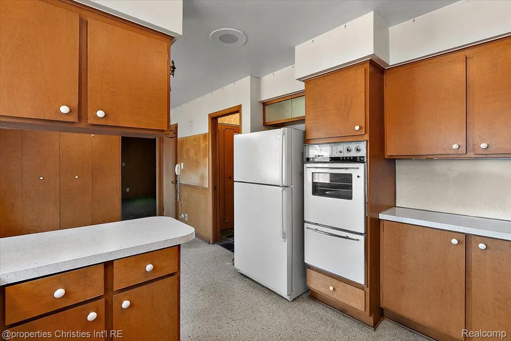 25475 Grand Concourse Street Southfield City, MI 48075