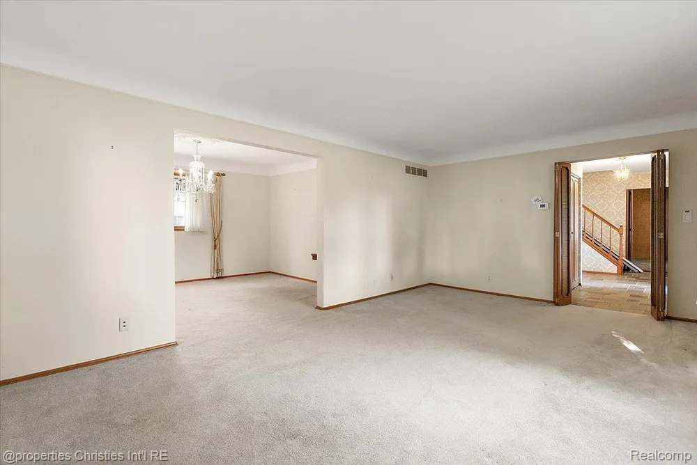 25475 Grand Concourse Street Southfield City, MI 48075