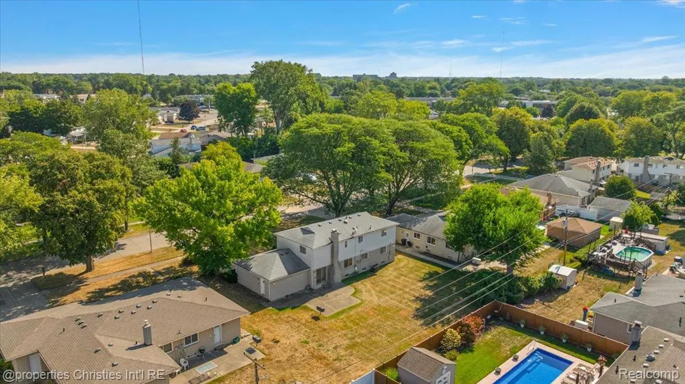 25475 Grand Concourse Street Southfield City, MI 48075