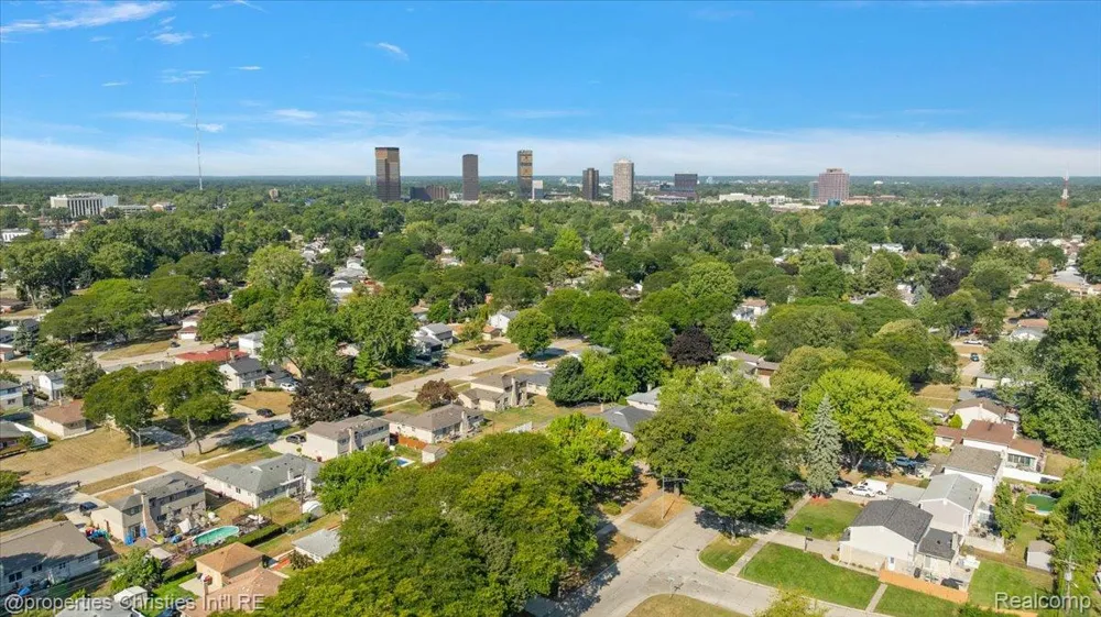 25475 Grand Concourse Street Southfield City, MI 48075