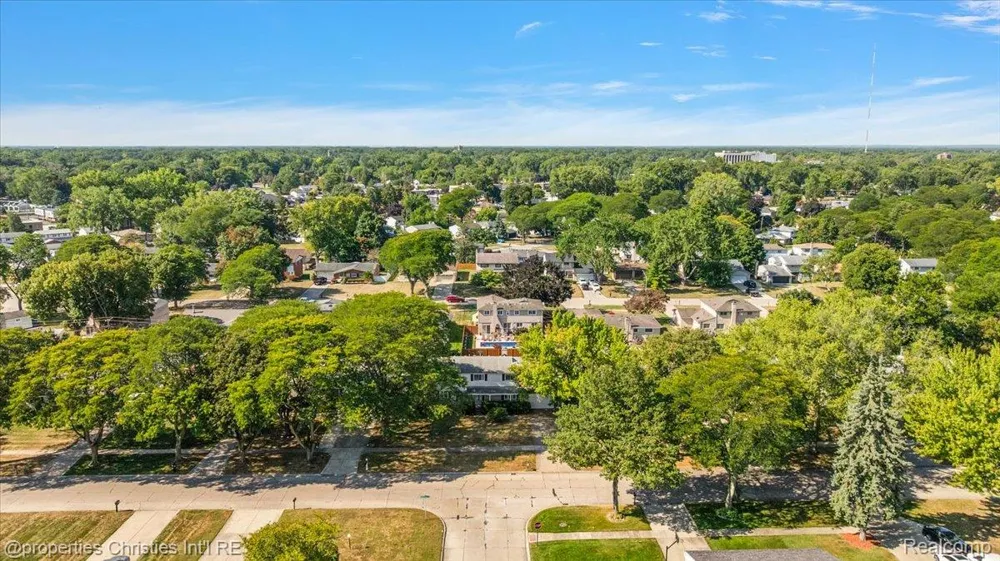 25475 Grand Concourse Street Southfield City, MI 48075