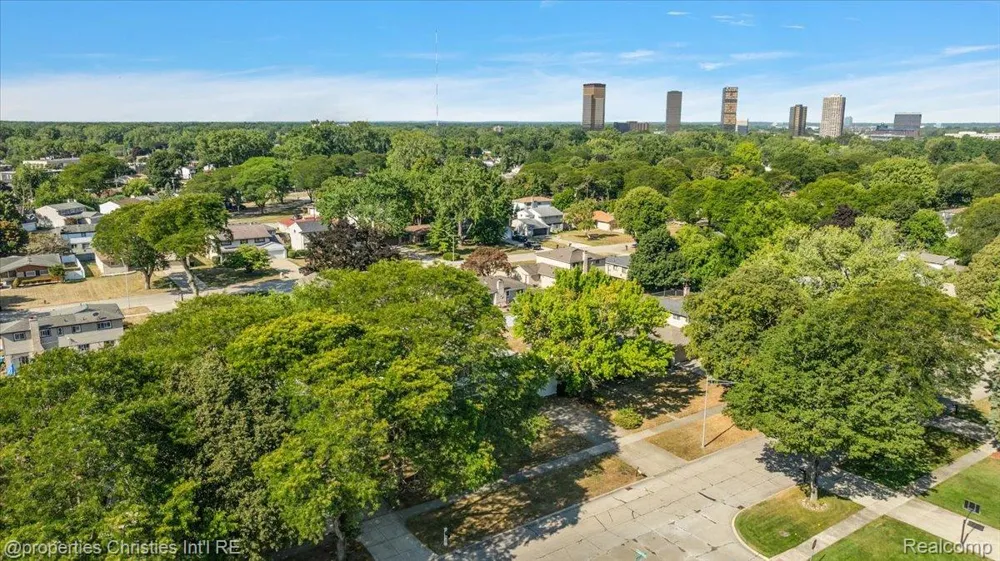 25475 Grand Concourse Street Southfield City, MI 48075