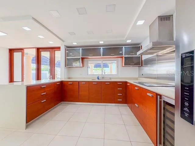 Villas Reales 410 VIA ESCORIAL Guaynabo, PR 00969
