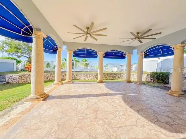 Villas Reales 410 VIA ESCORIAL Guaynabo, PR 00969