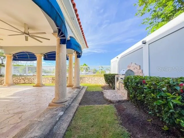 Villas Reales 410 VIA ESCORIAL Guaynabo, PR 00969