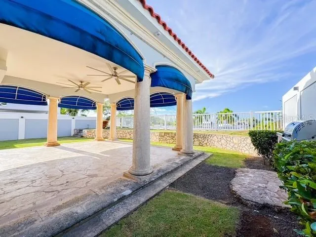 Villas Reales 410 VIA ESCORIAL Guaynabo, PR 00969
