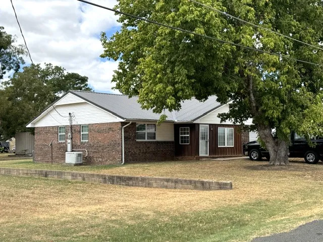 230 Pecan Stratford, OK 74872