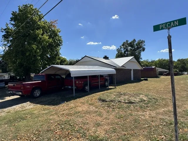 230 Pecan Stratford, OK 74872