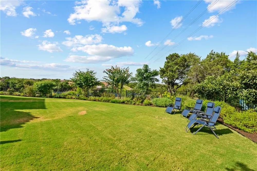 9200 Bayshore Bend #31 Austin, TX 78726