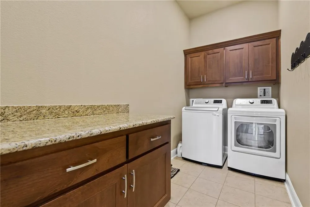 9200 Bayshore Bend #31 Austin, TX 78726