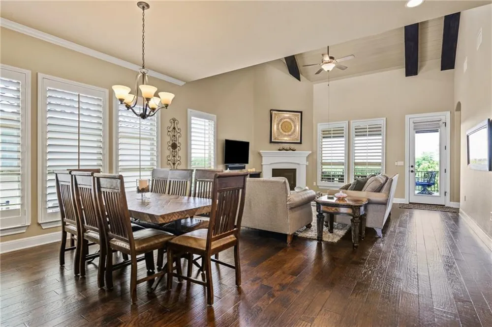 9200 Bayshore Bend #31 Austin, TX 78726