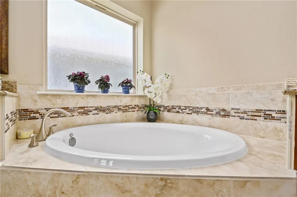 9200 Bayshore Bend #31 Austin, TX 78726