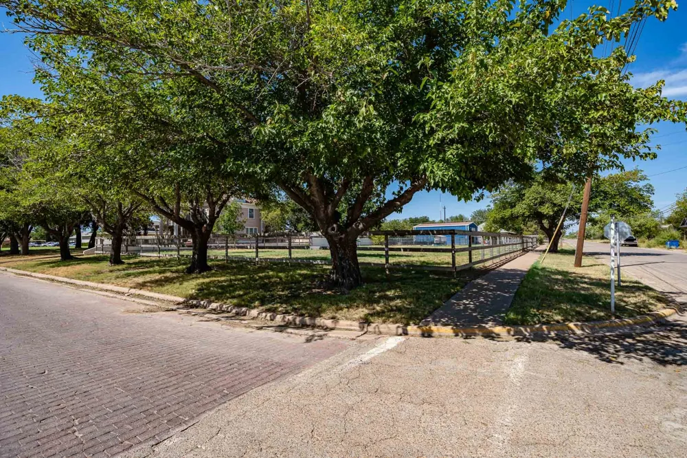 502 S Orient Street Stamford, TX 79553