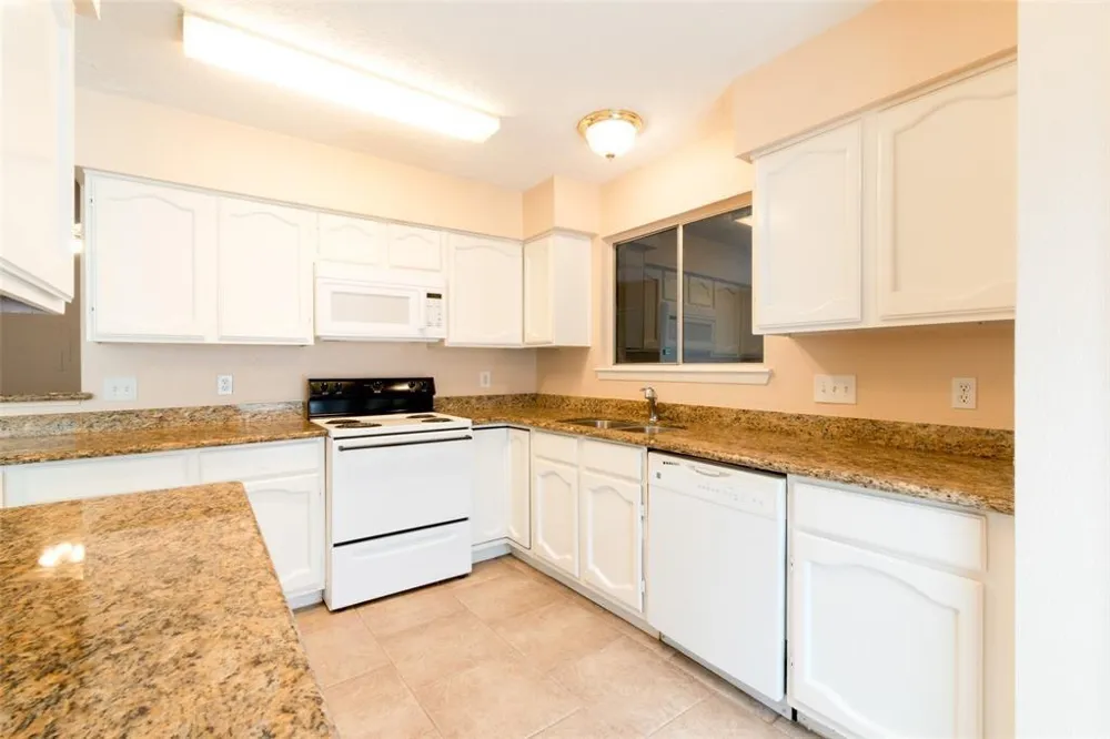 2527 Colonial Ridge Drive Friendswood, TX 77546