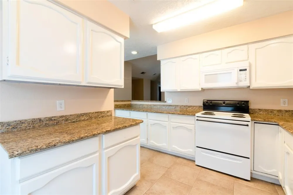 2527 Colonial Ridge Drive Friendswood, TX 77546