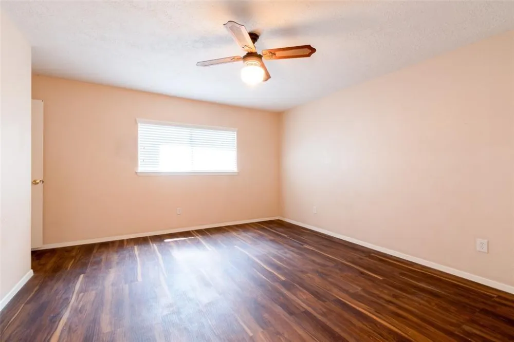 2527 Colonial Ridge Drive Friendswood, TX 77546