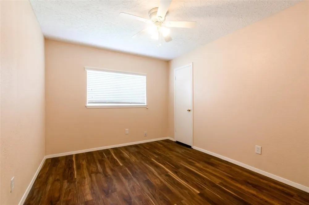 2527 Colonial Ridge Drive Friendswood, TX 77546