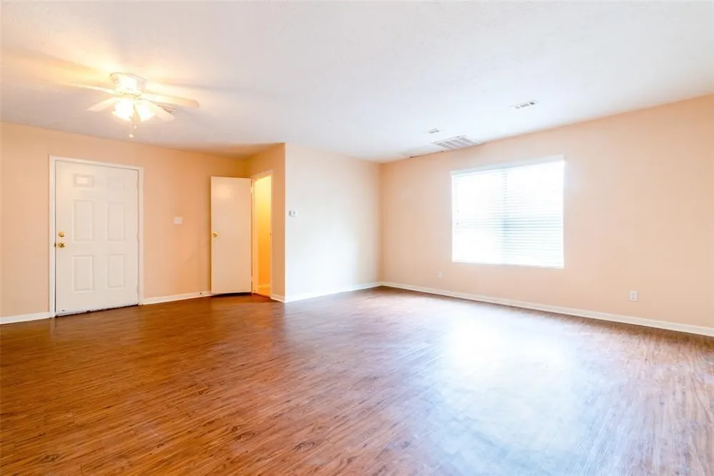2527 Colonial Ridge Drive Friendswood, TX 77546