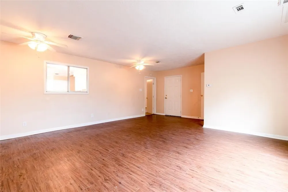 2527 Colonial Ridge Drive Friendswood, TX 77546