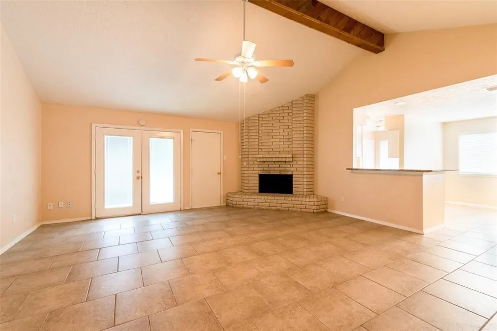 2527 Colonial Ridge Drive Friendswood, TX 77546